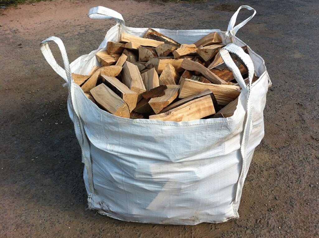 Mixed softwood and hardwood logs